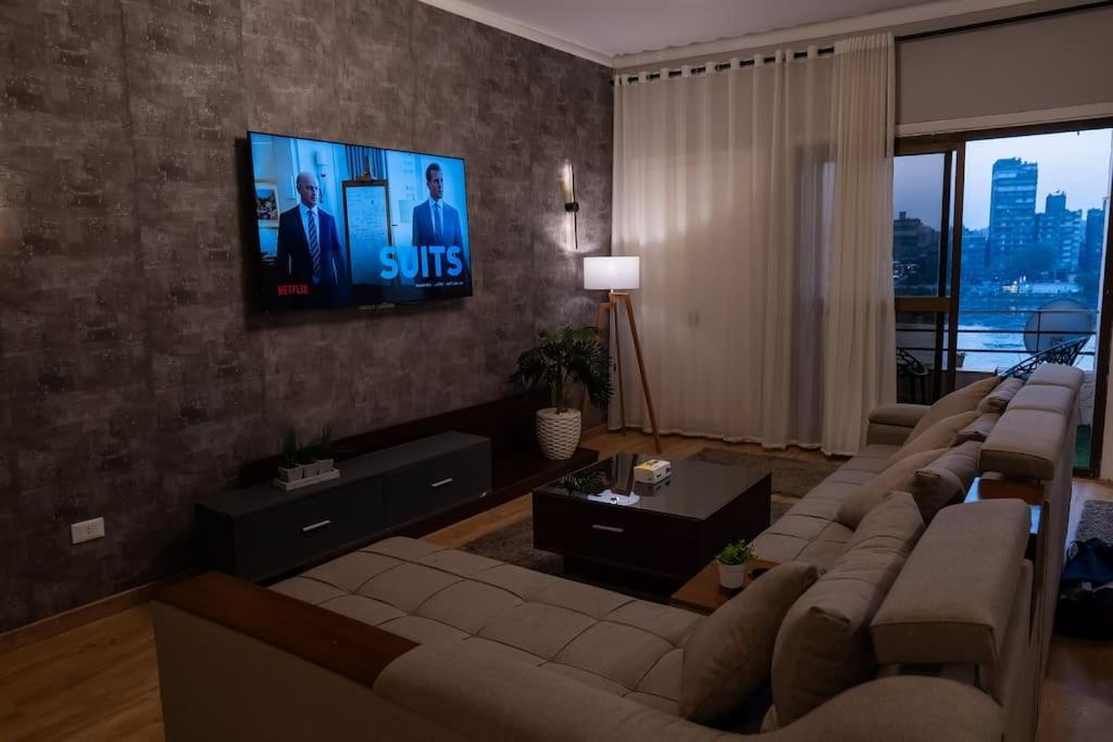 A Great Nile View Apartment-1 Appartamento Il Cairo